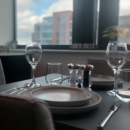 Stunning One Bedroom Near Old Trafford Stadium Manchester Exterior photo